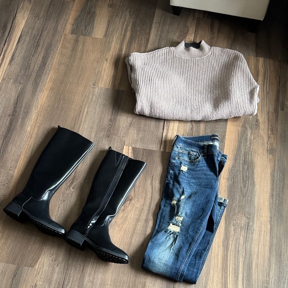 Ripped Dark Blue Women’s Skinny Jeans - Picture 12 of 12